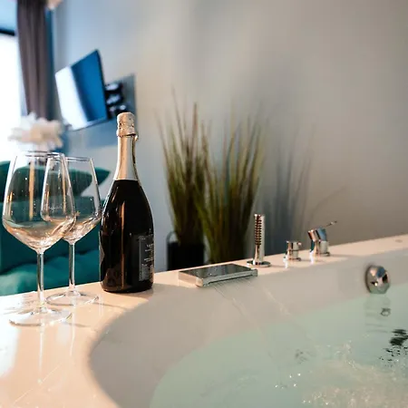Angelina's Suite&spa Con Parcheggio Privato Lejlighed Como