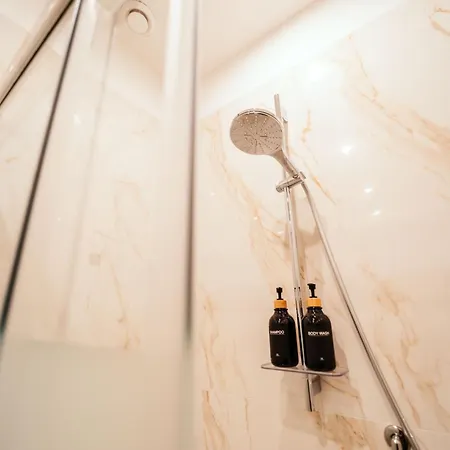 Angelina's Suite&spa Con Parcheggio Privato Lejlighed *